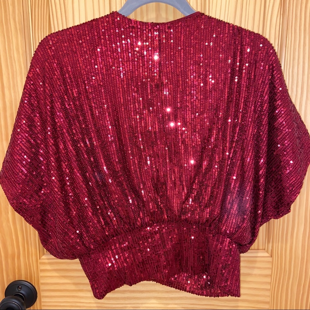 NWOT VICI Burgundy Sequin Top - Picture 2 of 3